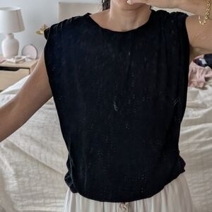 Black Sleeveless Muscle Tee - Unbranded